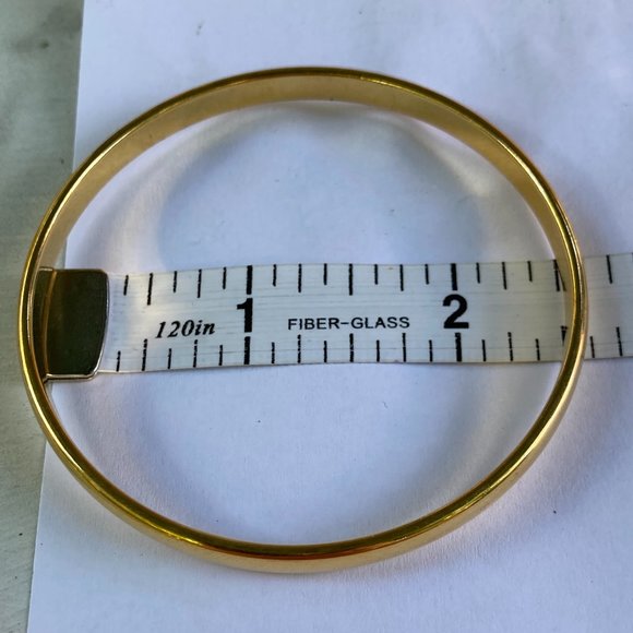 ** SOLD ** Vintage Monet gold tone bracelet in excellent condition